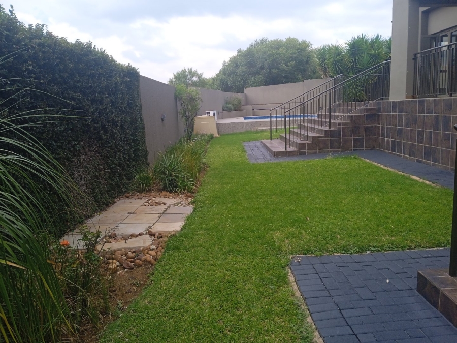 To Let 5 Bedroom Property for Rent in Xanadu North West